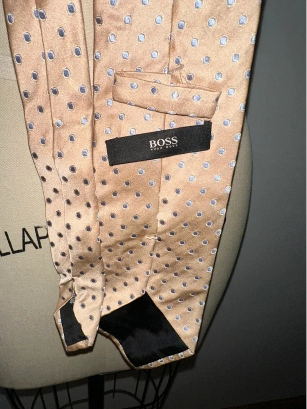Vintage Hugo Boss 100% Silk Tie crafted in Italy